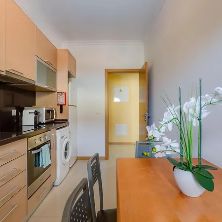 Apartment The Village - 6 Com Ac, Garagem E Piscina, A Poucos Min Da Gale *