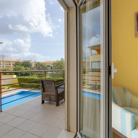 The Village - 6 Com Ac, Garagem E Piscina, A Poucos Min Da Gale *