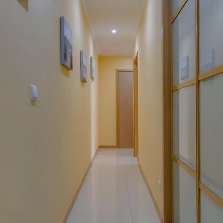 Apartamento The Village - 6 Com Ac, Garagem E Piscina, A Poucos Min Da Gale *